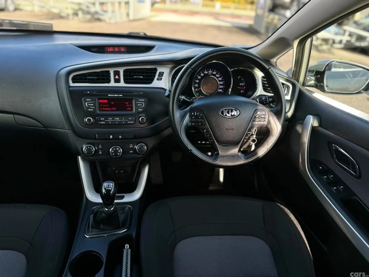 Kia Ceed Hatchback, Diesel, 2014, Silver