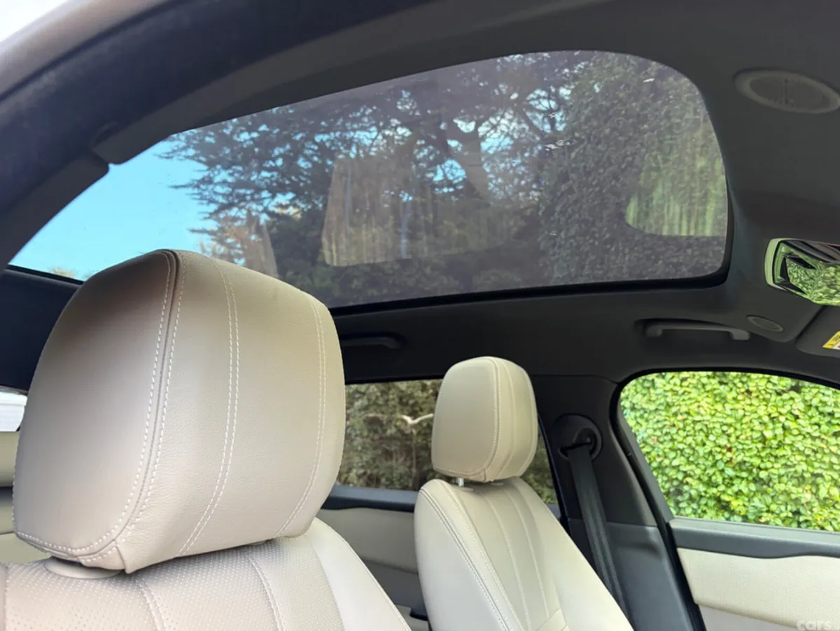Land Rover Range Rover Velar SUV, Petrol Plug-in Hybrid, 2021, White