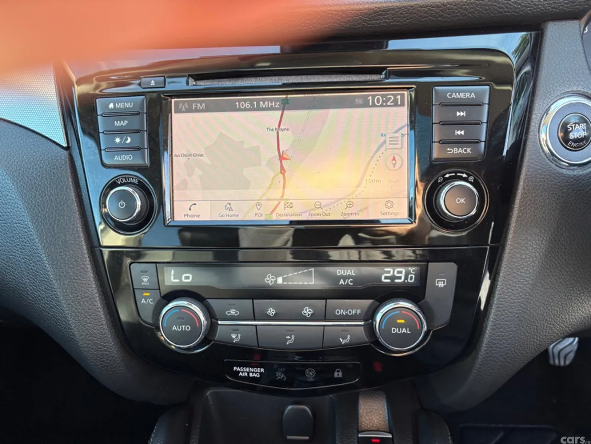 Nissan Qashqai MPV, Petrol, 2019, White