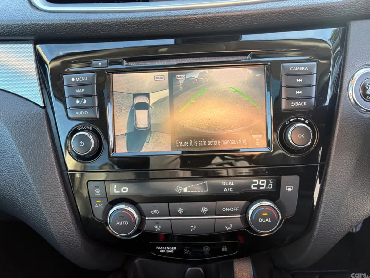 Nissan Qashqai MPV, Petrol, 2019, White