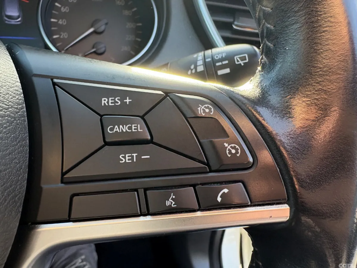 Nissan Qashqai MPV, Petrol, 2019, White