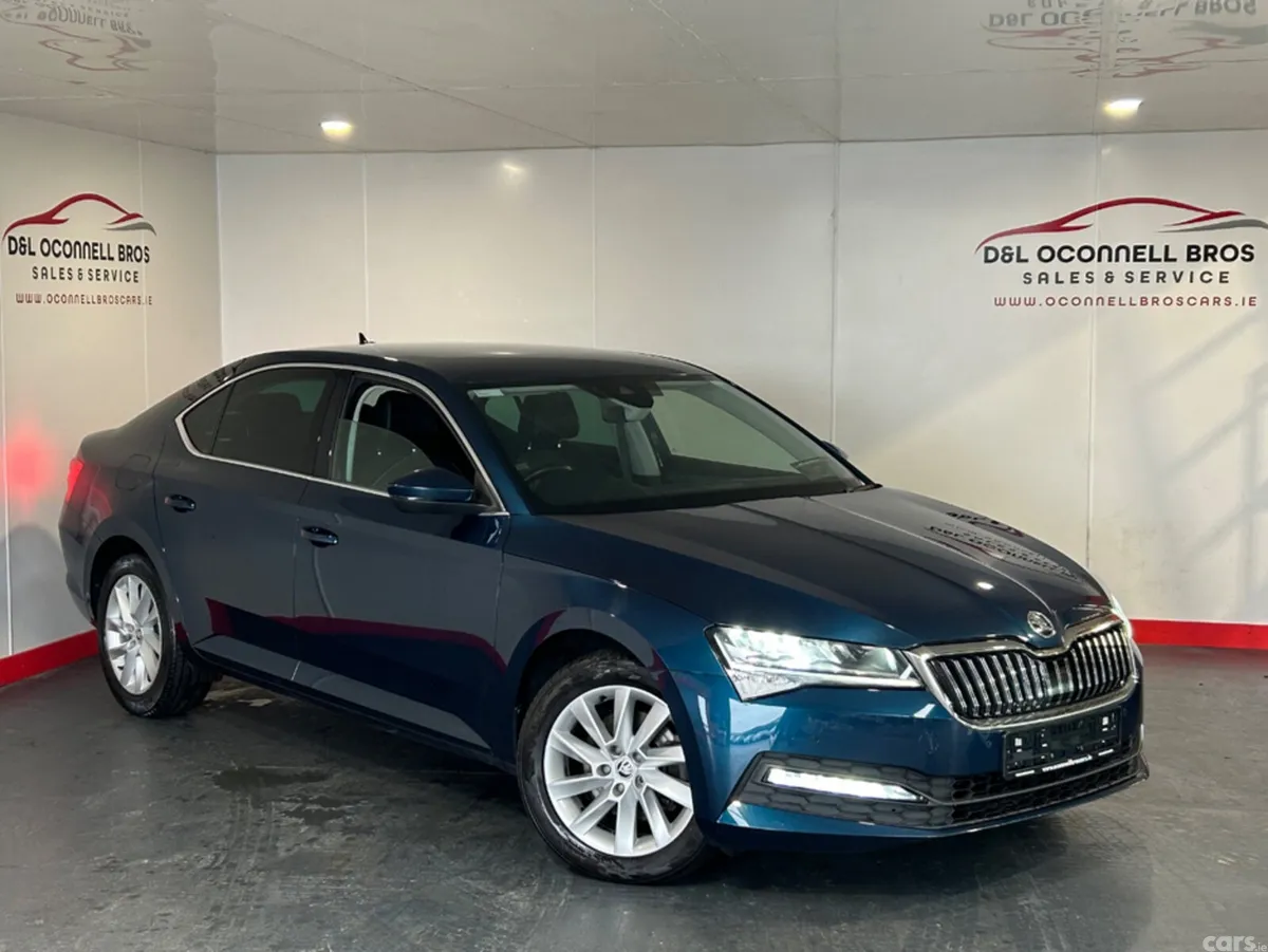 Skoda Superb Hatchback, Diesel, 2022, Blue