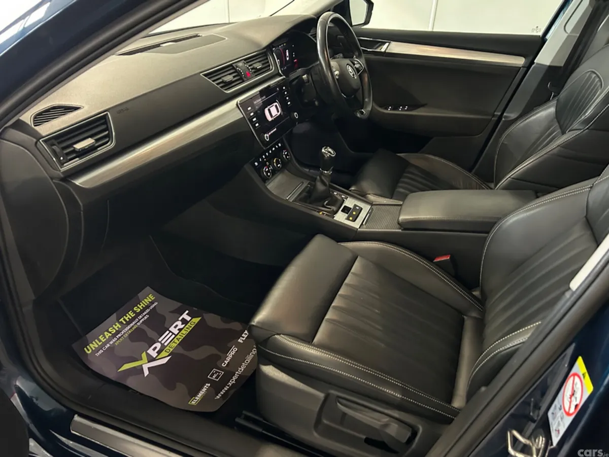 Skoda Superb Hatchback, Diesel, 2022, Blue