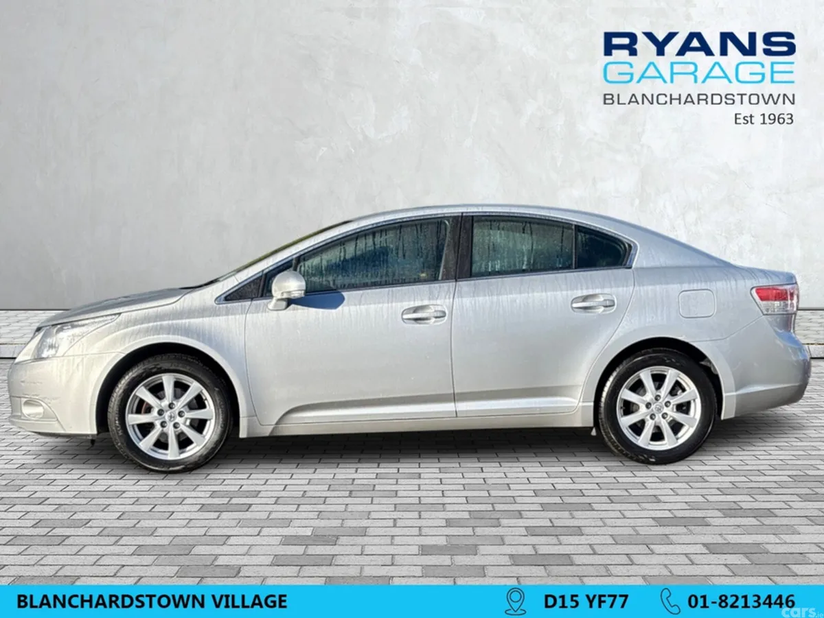 Toyota Avensis Saloon, Petrol, 2011, Silver