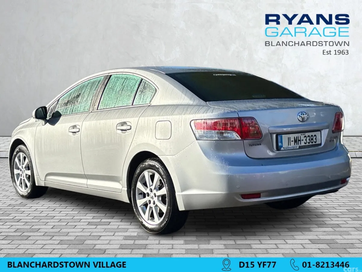 Toyota Avensis Saloon, Petrol, 2011, Silver