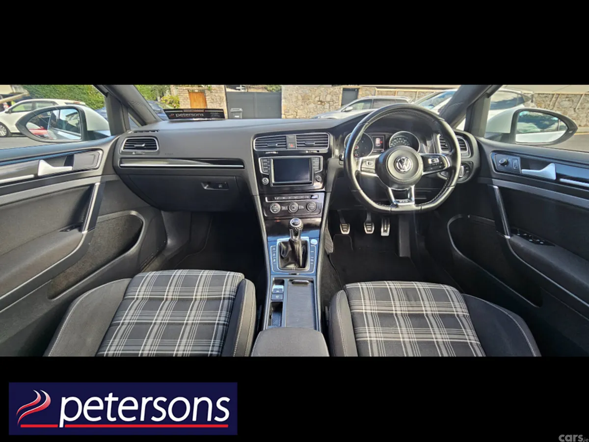 Volkswagen Golf Hatchback, Diesel, 2016, White