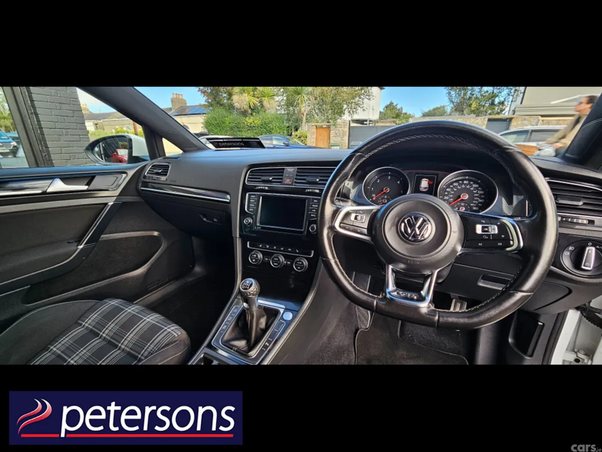 Volkswagen Golf Hatchback, Diesel, 2016, White