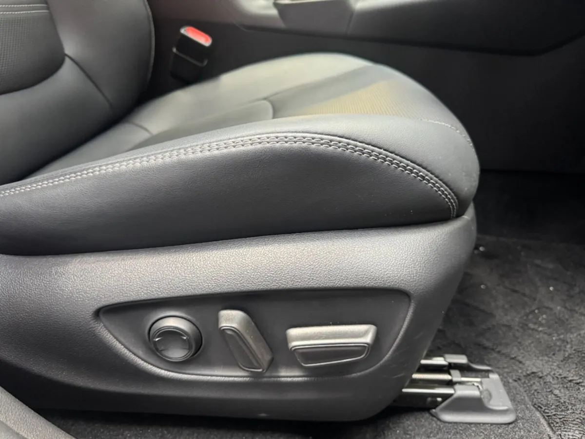 Toyota RAV4 SUV, Petrol Hybrid, 2025, Black
