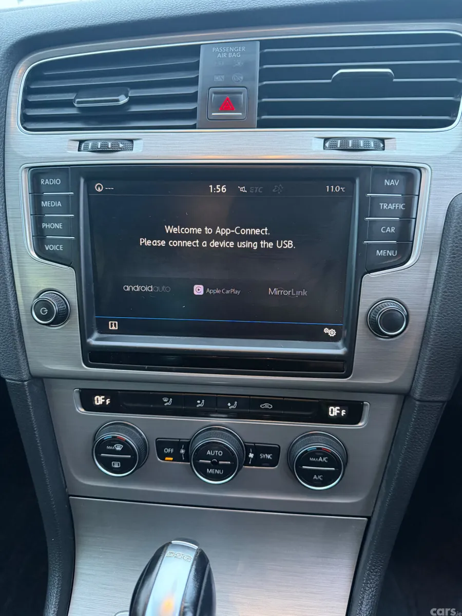 Volkswagen Golf Estate, Petrol, 2017, Red
