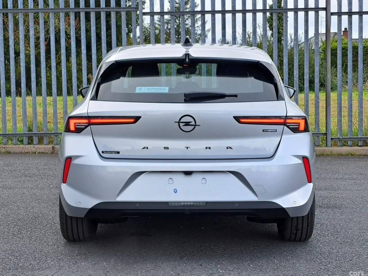Opel Astra Hatchback, Petrol Hybrid, 2027, Silver