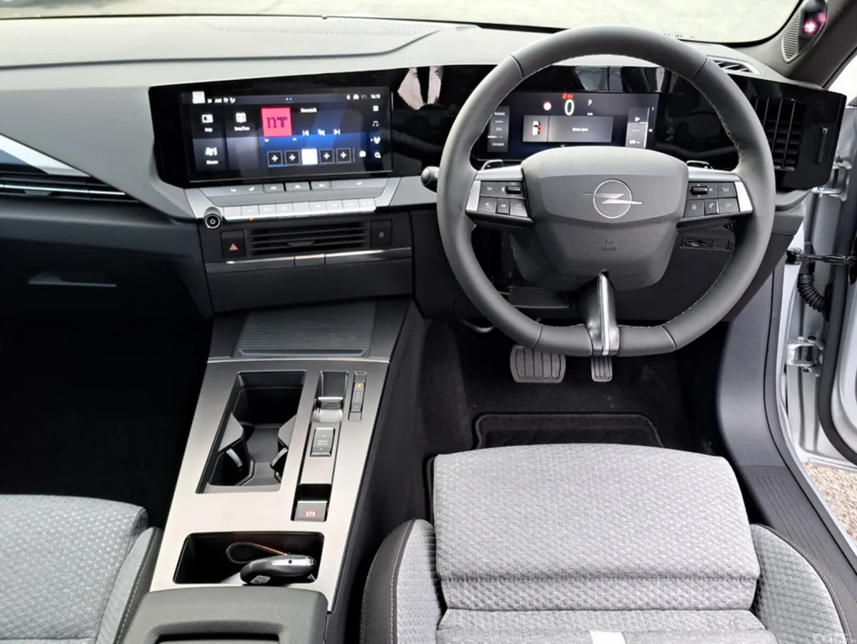 Opel Astra Hatchback, Petrol Hybrid, 2027, Silver
