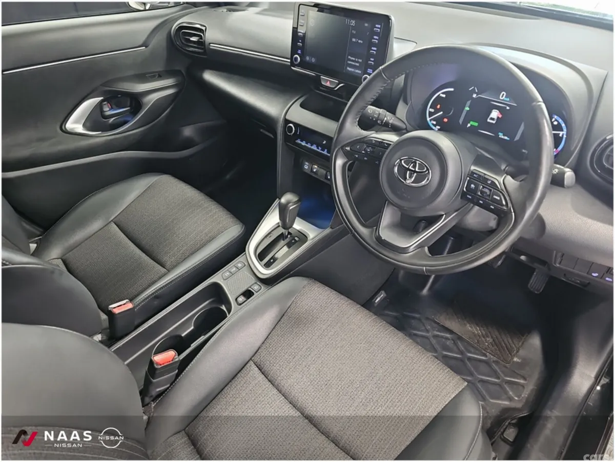 Toyota Yaris Cross Hatchback, Petrol Hybrid, 2023, Black