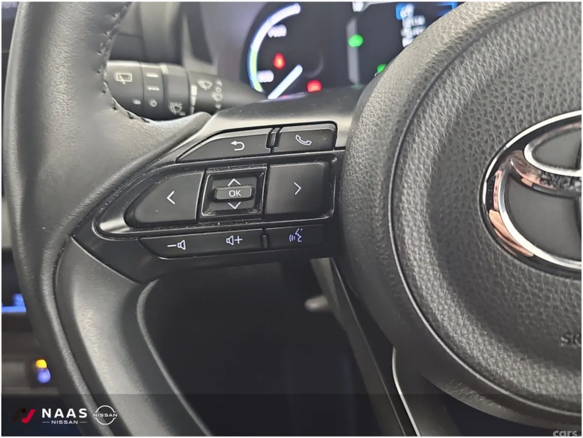Toyota Yaris Cross Hatchback, Petrol Hybrid, 2023, Black