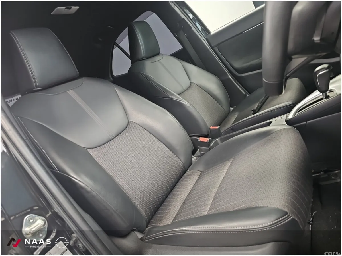 Toyota Yaris Cross Hatchback, Petrol Hybrid, 2023, Black