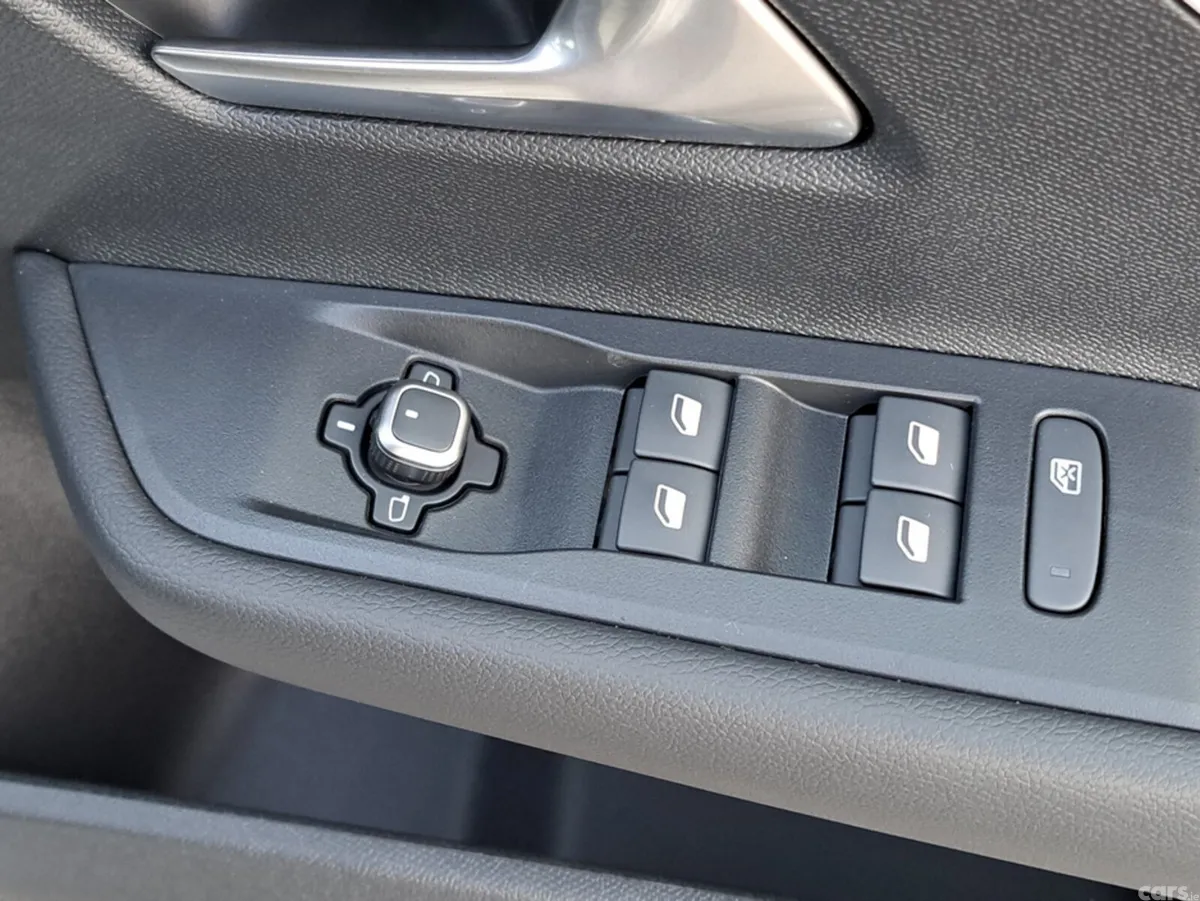 Opel Astra Hatchback, Petrol Hybrid, 2027, Silver