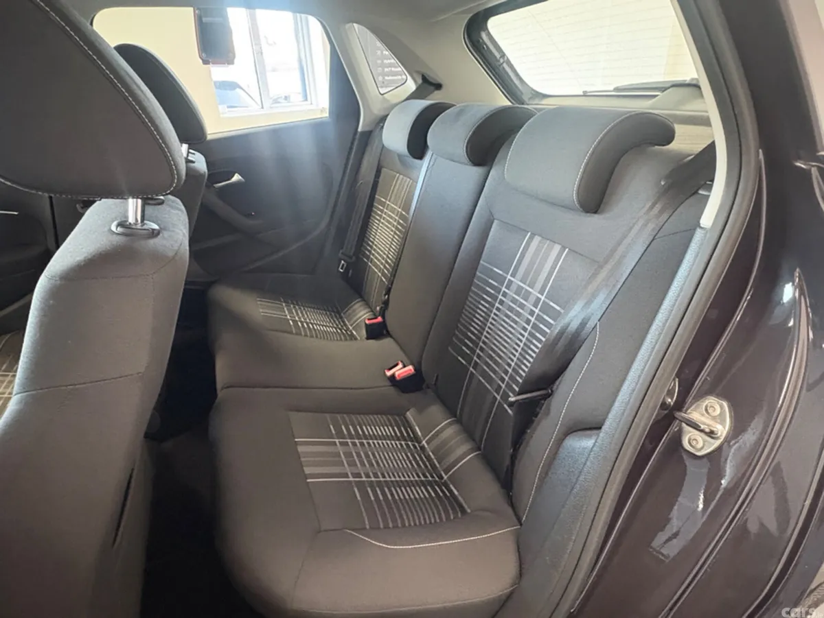 Volkswagen Polo Hatchback, Petrol, 2015, Grey