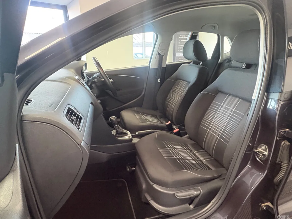 Volkswagen Polo Hatchback, Petrol, 2015, Grey