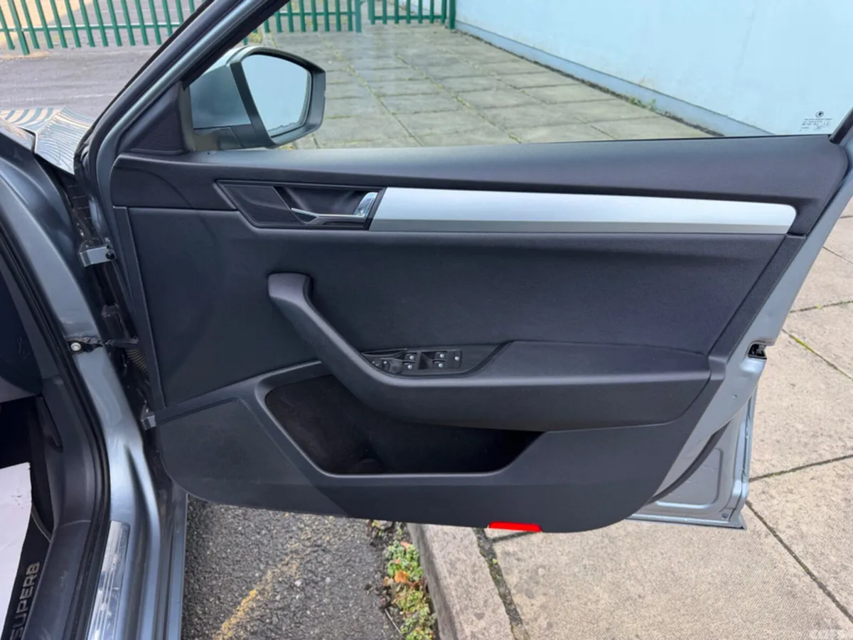 Skoda Superb Saloon, Diesel, 2016, Grey