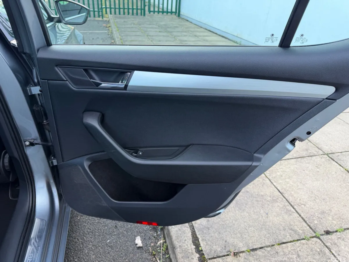Skoda Superb Saloon, Diesel, 2016, Grey