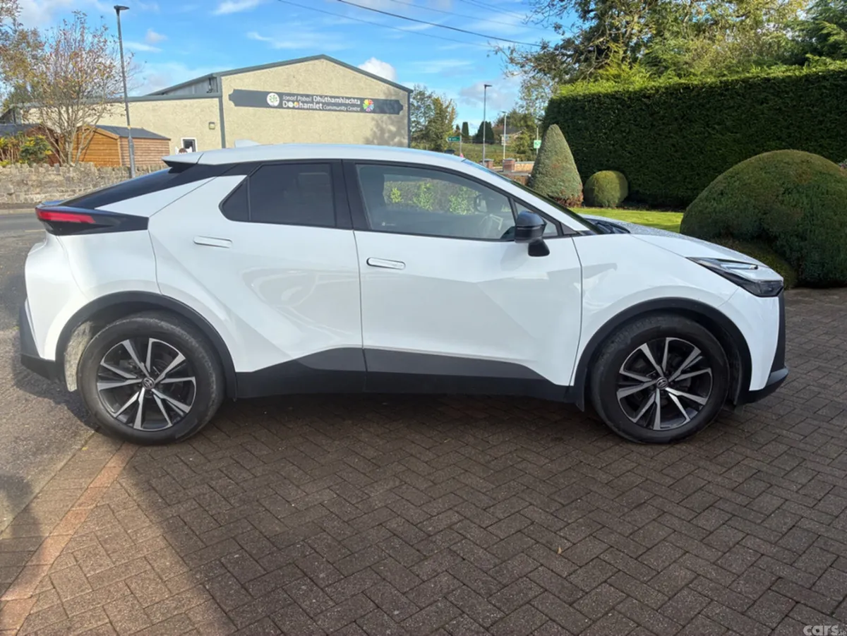 Toyota C-HR Hatchback, Petrol Hybrid, 2025, White