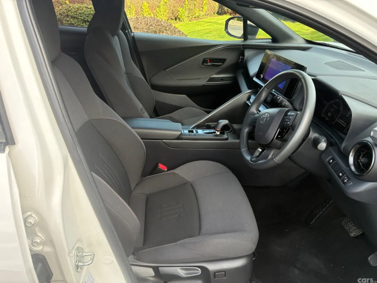Toyota C-HR Hatchback, Petrol Hybrid, 2025, White