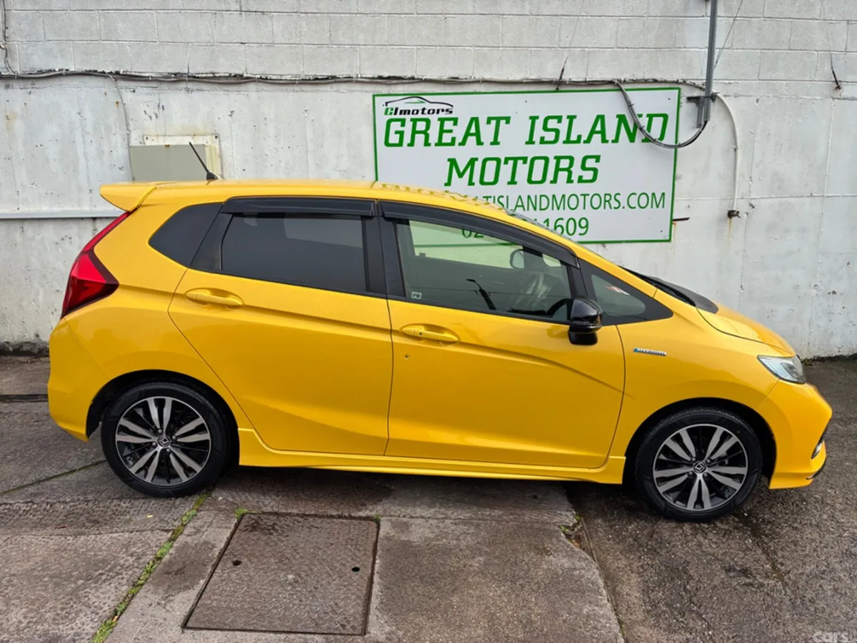 Honda Fit Hatchback, Petrol Hybrid, 2018, Yellow