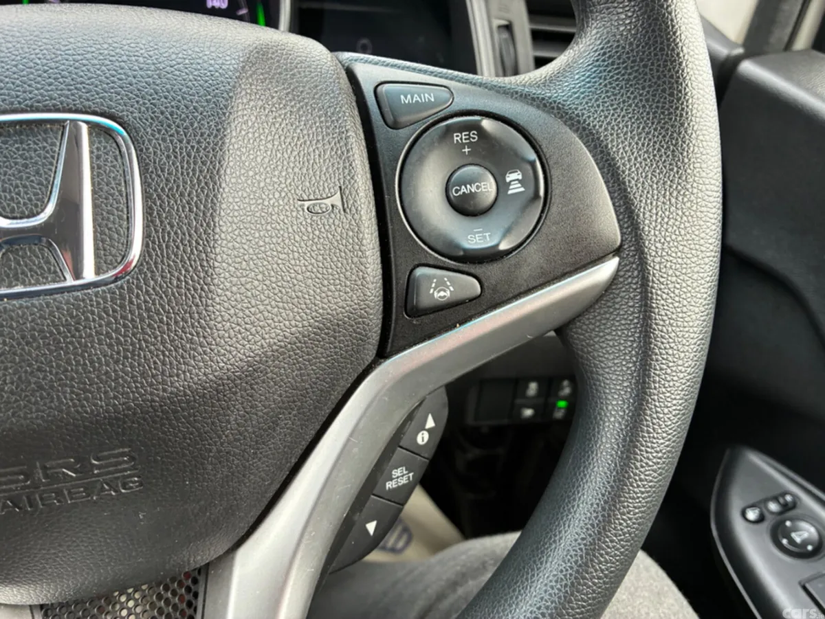 Honda Fit Hatchback, Petrol Hybrid, 2019, White