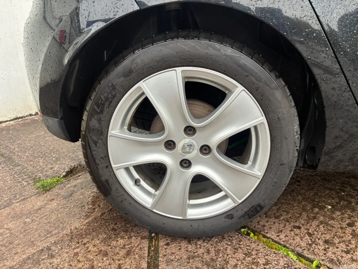 Renault Clio Hatchback, Petrol, 2013, Black