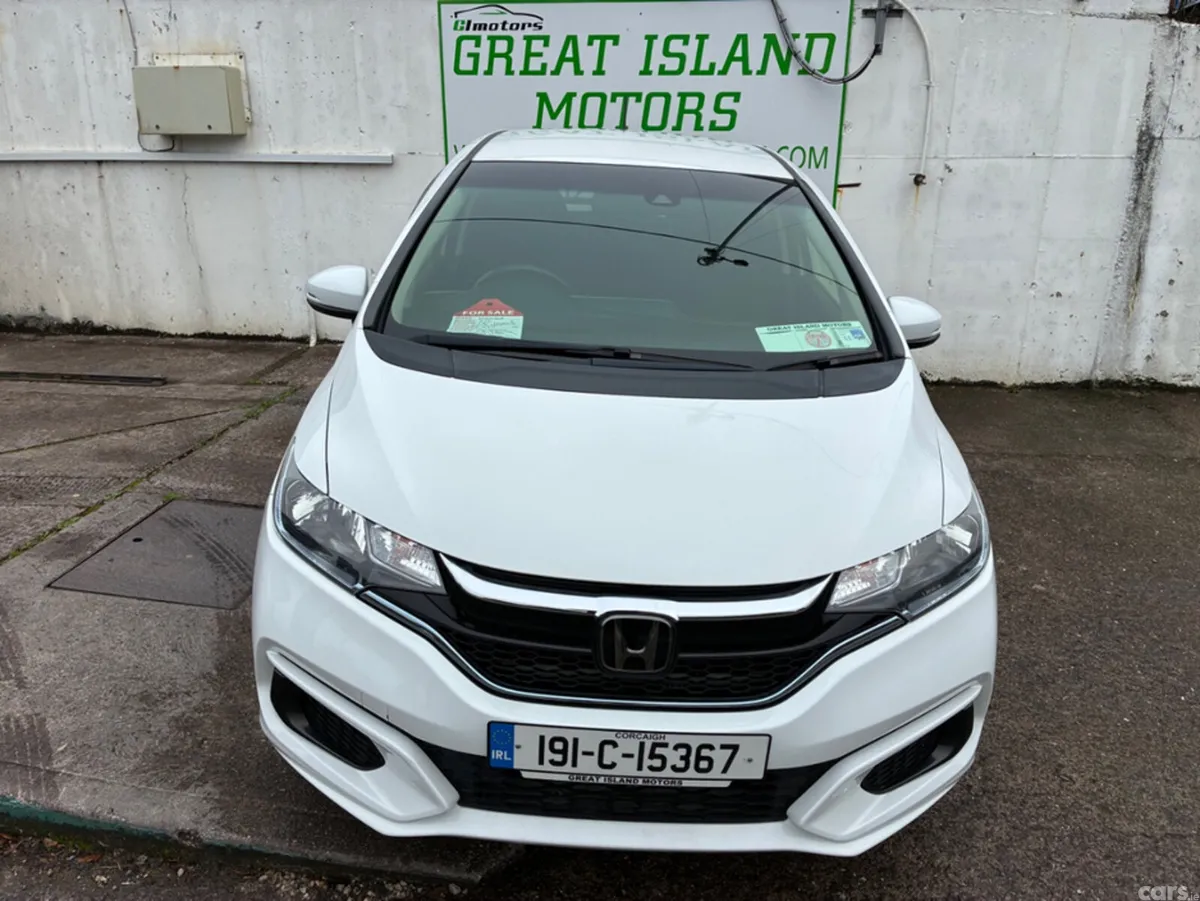 Honda Fit Hatchback, Petrol Hybrid, 2019, White