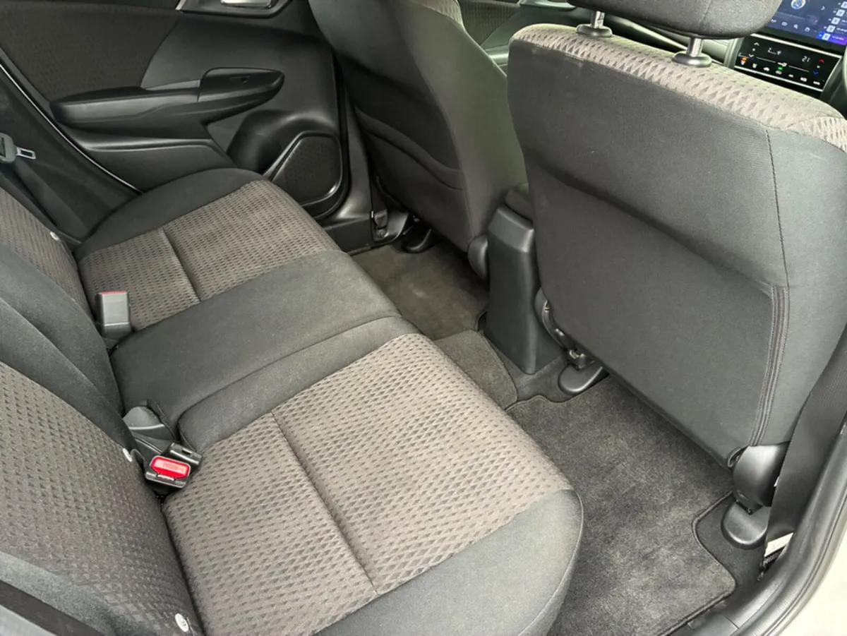 Honda Fit Hatchback, Petrol Hybrid, 2019, White