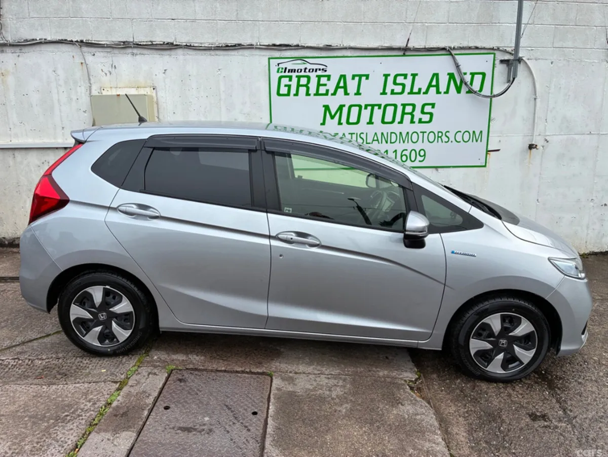 Honda Fit Hatchback, Petrol Hybrid, 2019, Silver