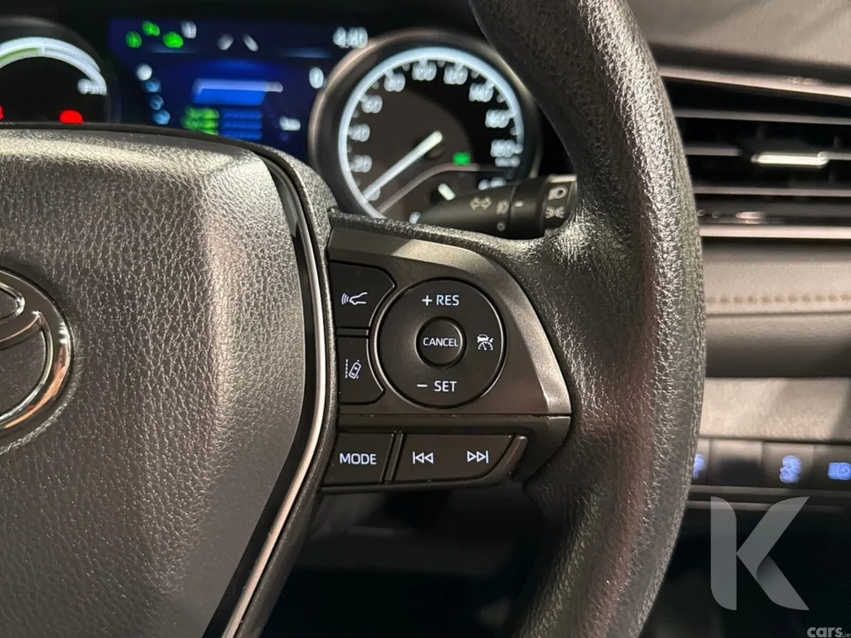 Toyota Camry Saloon, Petrol Hybrid, 2021, Silver