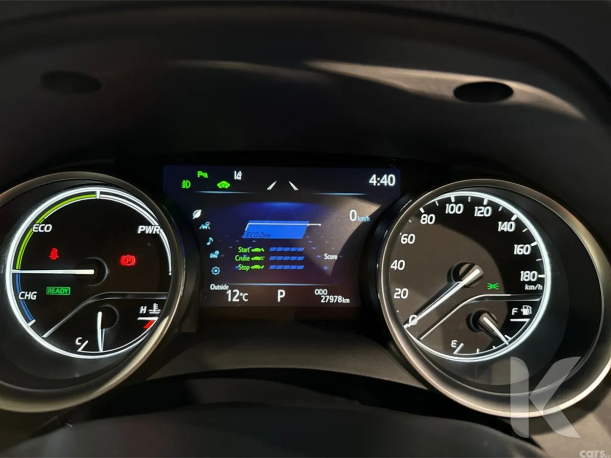 Toyota Camry Saloon, Petrol Hybrid, 2021, Silver