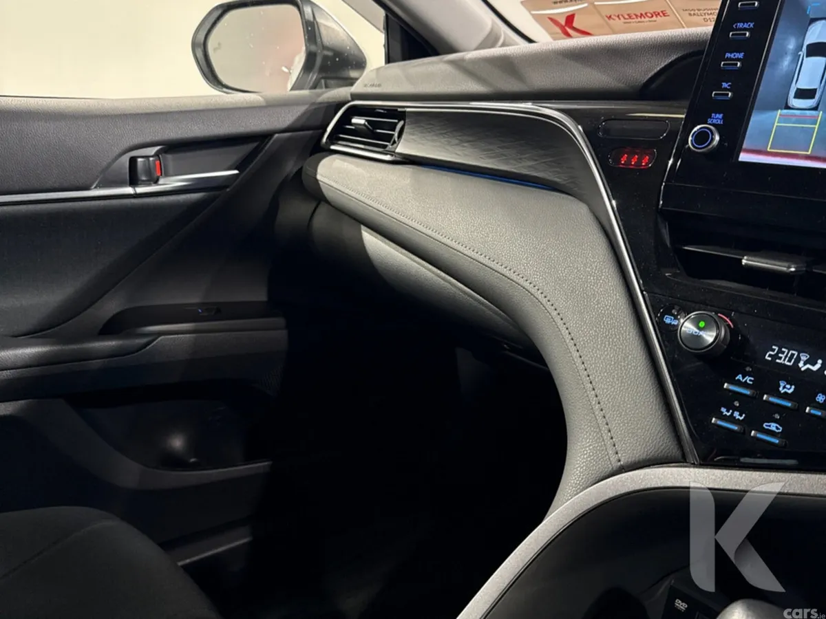 Toyota Camry Saloon, Petrol Hybrid, 2023, White