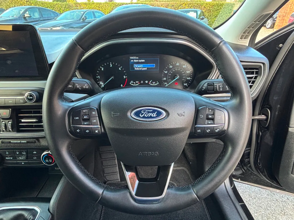 Ford Focus Hatchback, Diesel, 2023, Black