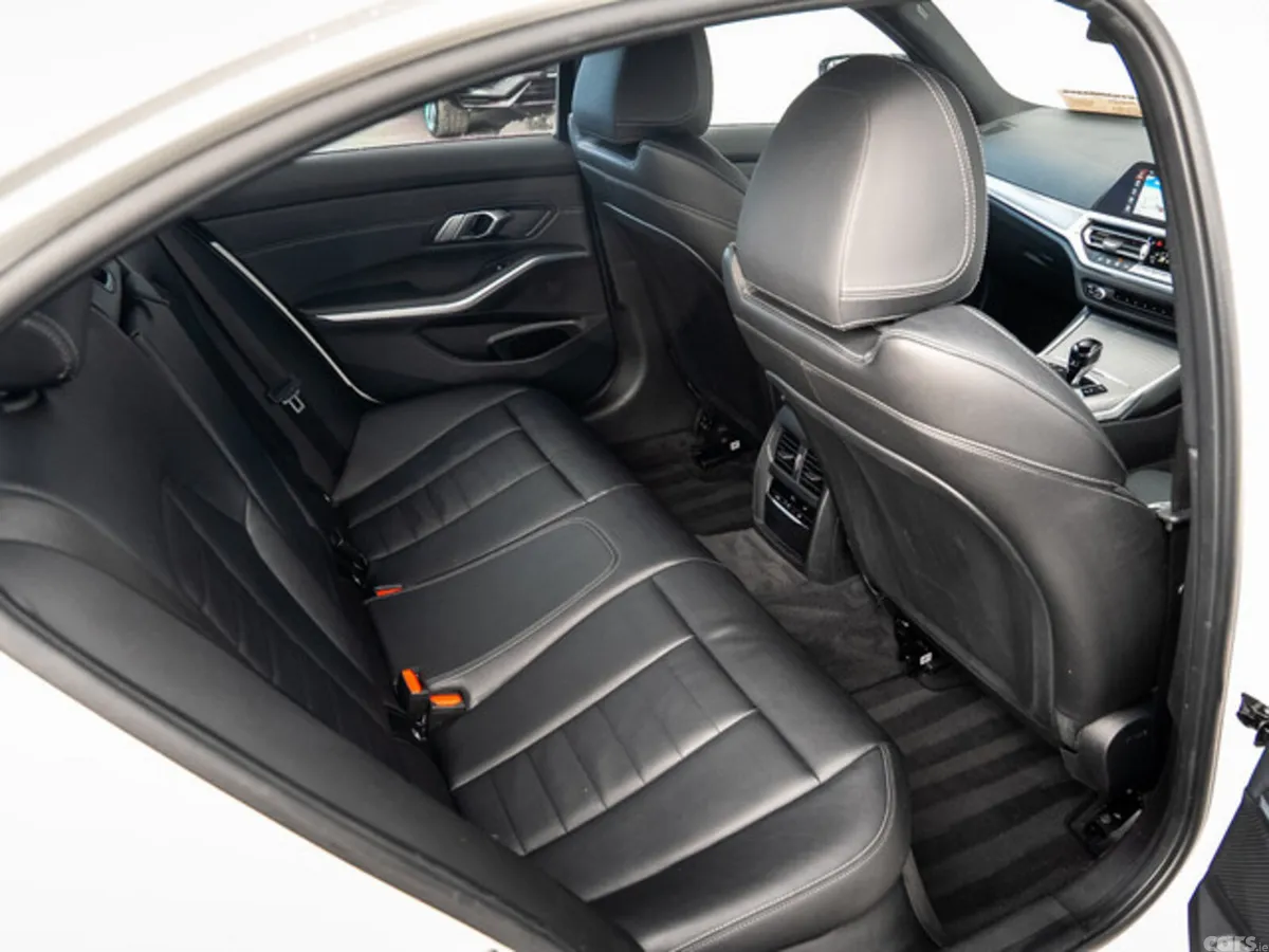BMW 3-Series Saloon, Petrol Hybrid, 2022, White