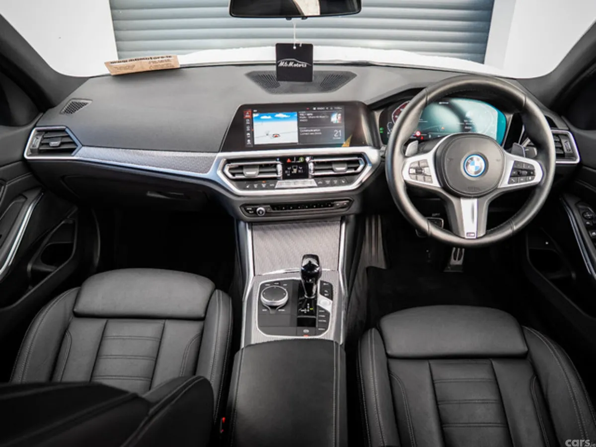 BMW 3-Series Saloon, Petrol Hybrid, 2022, White