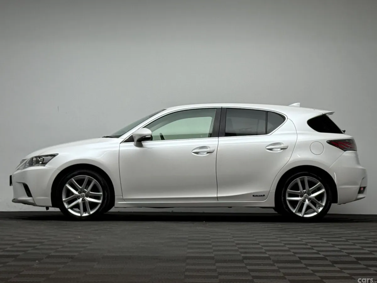 Lexus CT Hatchback, Petrol Hybrid, 2017, White