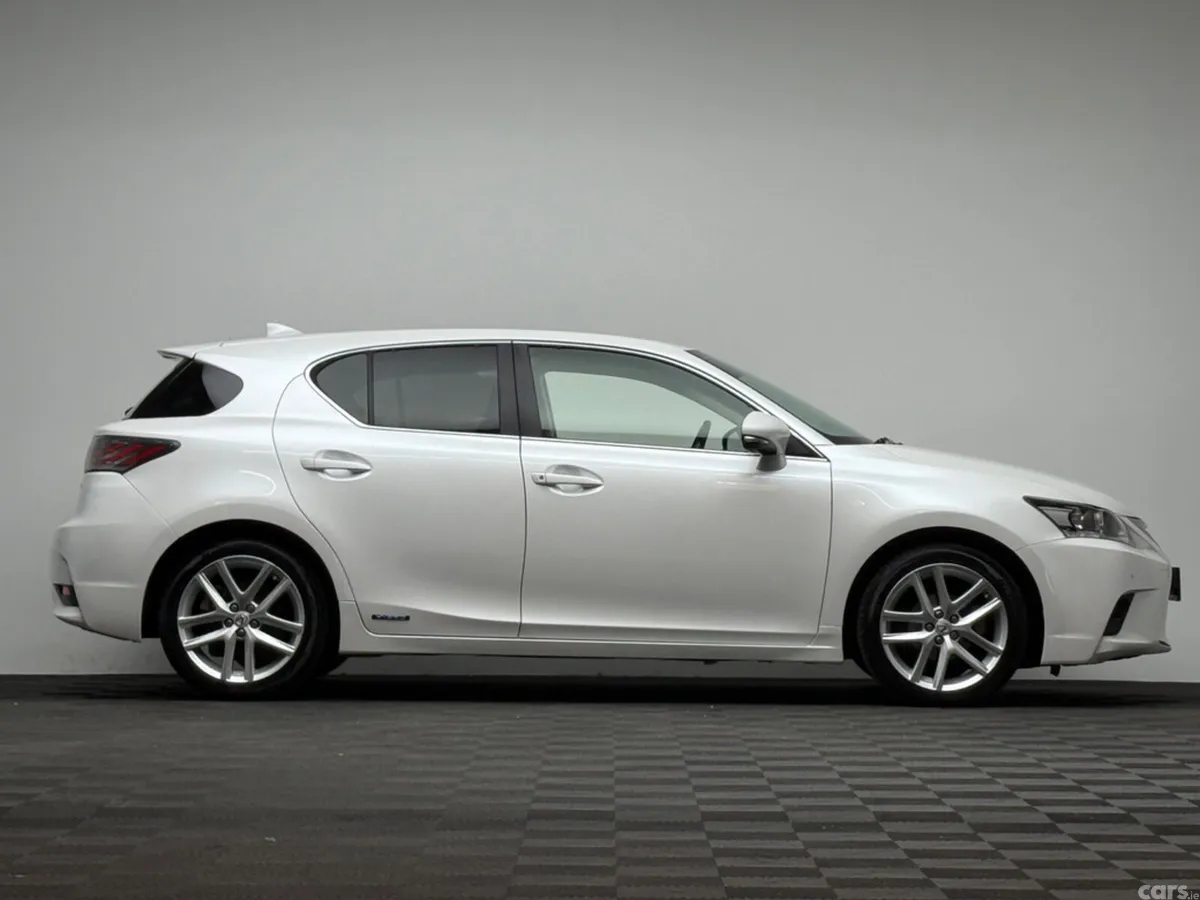 Lexus CT Hatchback, Petrol Hybrid, 2017, White