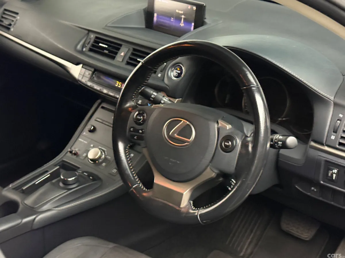 Lexus CT Hatchback, Petrol Hybrid, 2017, White