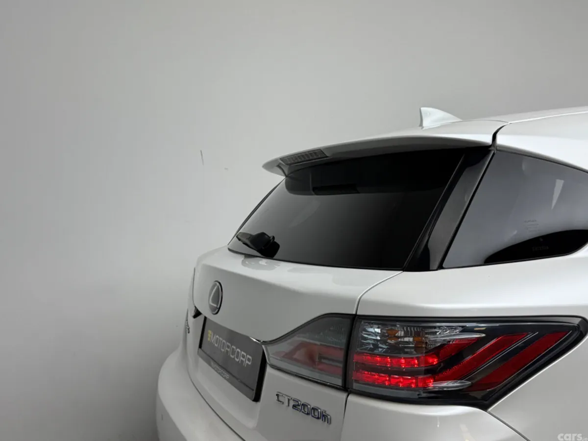 Lexus CT Hatchback, Petrol Hybrid, 2017, White