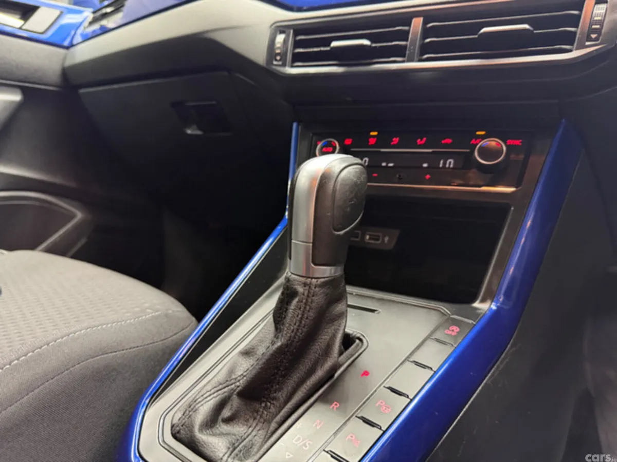 Volkswagen Polo Hatchback, Petrol, 2018, Blue