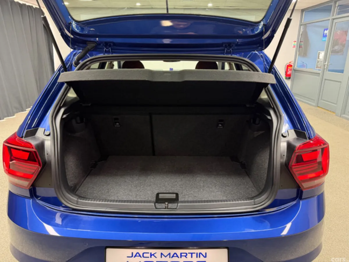 Volkswagen Polo Hatchback, Petrol, 2018, Blue