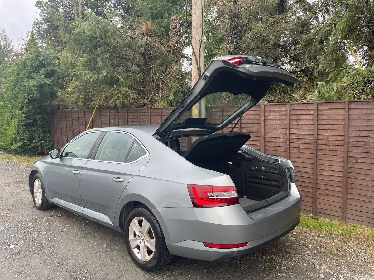 Skoda Superb Saloon, Diesel, 2016, Grey