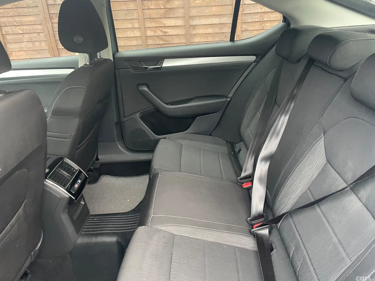 Skoda Superb Saloon, Diesel, 2016, Grey