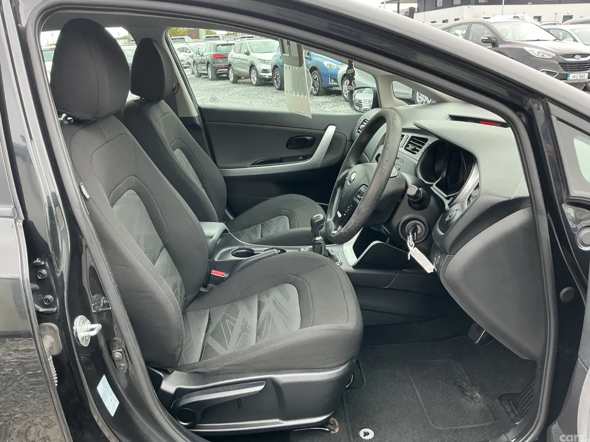 Kia Ceed Hatchback, Petrol, 2015, Black