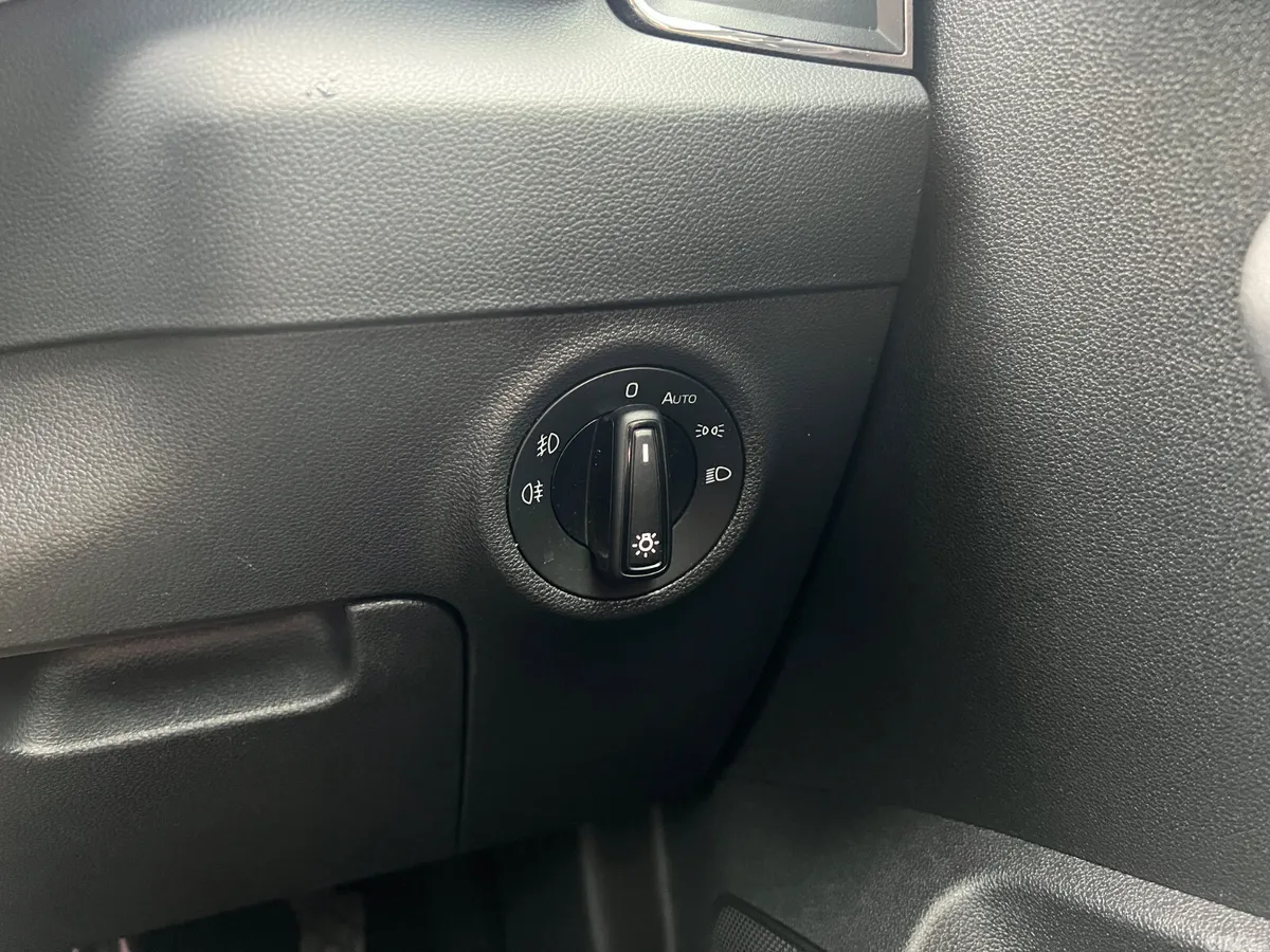 Skoda Karoq SUV, Diesel, 2023, Grey
