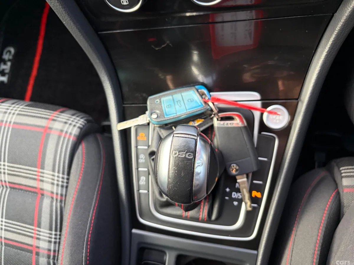 Volkswagen Golf Hatchback, Petrol, 2015, Black