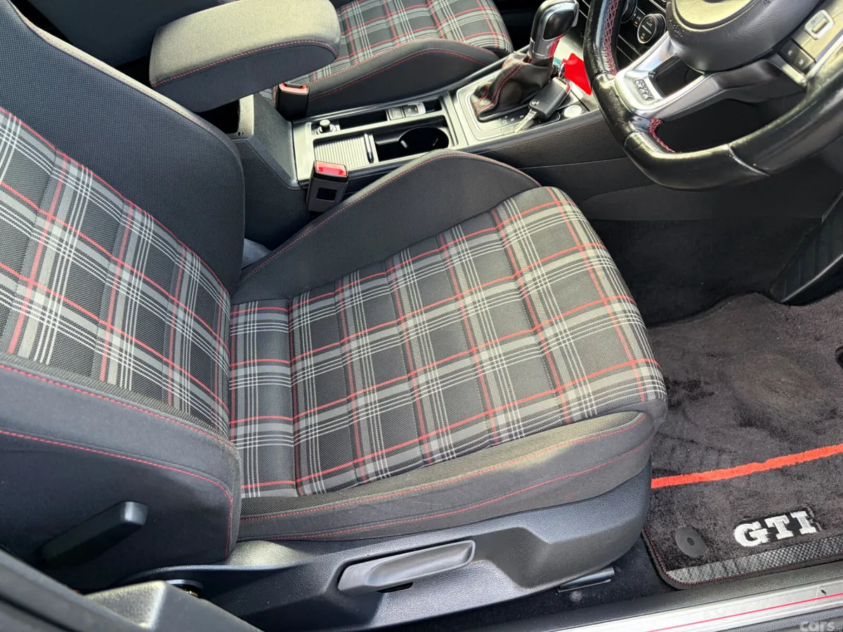 Volkswagen Golf Hatchback, Petrol, 2015, Black