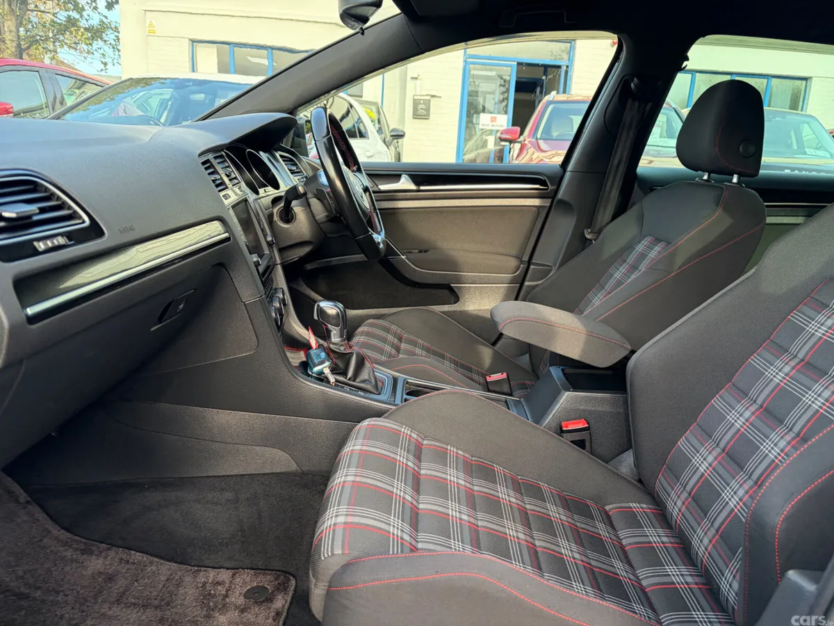 Volkswagen Golf Hatchback, Petrol, 2015, Black